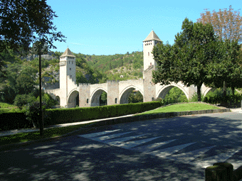 Cahors le Pont Valentre copyright 